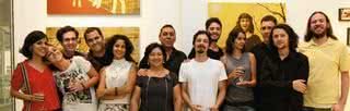 Na abertura da mostra Projeto Ocupação Contemporânea, Onice Moraes, dona da Referência Galeria de Arte, e Marcus Lontra, curador da mostra (ambos de preto, ao centro), recebem os artistas plásticos Luciana Paiva, Camila Soato, André Mota Barroso, Matias - ALINE BASTOS, ANDRÉ SCHIRM, IGOR ESTRELA PIXEL, PAULO SOUZA, PEDRO NICOLE, RUBENS NEMITZ JR E WAGNER DUQUE