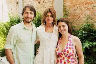 O casal de atores Lorenzo Martin e Ana Saab ladeia a nutricionista Maria Cecília Corsi, da Essencial Light, SP. - FABÍOLA CERQUEIRA, IVAN FARIA, LEANDRO OMINE, MATHIAS COARACY, MONICA PEGADO, RENATA BONETTI, RENATA D'ALMEIDA E RODRIGO SAMPAIO