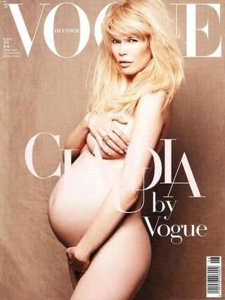 Claudia Schiffer posa grávida para a Vogue alemã de junho - Reprodução