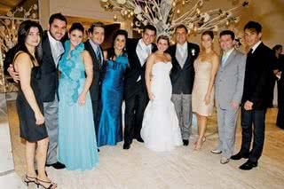 Cristiane Pileggi, Thiago Pires e sua Deborah Nunes, Marcelo Bandeira e a mãe do noivo, Rosângela Pires, na boda de Paulo Roberto Pires e Lurian Mendes de Resende, com Roberto Tadeu Pires, pai da noiva, a atriz Mônica Carvalho, o juiz de Paz Hewaldo - ANDRÉ VICENTE, CLÉBER DE PAULA, DANI NOGUEIRA, GISELE PEREIRA, LUCIANA PREZIA, MILTON SILVA