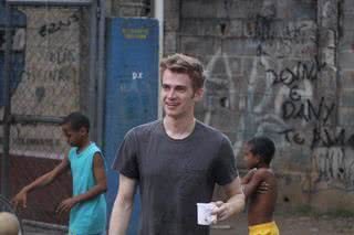 Hayden Christensen visita Fundação Gol de Letra, no Rio de Janeiro - Dilson Silva e Delson Silva/AgNews