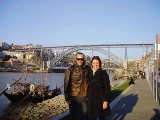 O casal se encanta com Vila Nova de Gaia, no Porto ...