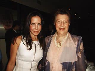 Ana Paula Junqueira, pres. nacional, e Guiomar Sartori, presidente de honra da Libra, Liga das Mulheres Eleitoras do Brasil, na premiação em SP. - ALESSANDRA GERZOSCHKOWITZ, CAROLINE DANTAS, JULIANA VICTORINO, MAGDA NASCIMENTO, OVADIA SAADIA E REUTERS