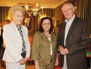 Ana Maria Lima de Noronha (ao centro), lança coleção de sua loja, Vila Vitória, prestigiada pela princesa Margarida De Borbón, com o irmão, o príncipe Casemiro De Borbón-Duas Sicílias, em SP. - BRANCA TUNCHEL, CíNTIA SANCHEZ, ELVIS FERNANDES, FÁBIO ZANZERI, JANETE LONGO, LUCIANA PREZIA E MARÚCIA KINTSCHEV