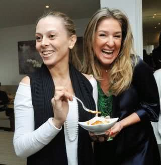 Claudia Borges, designer floral, é recebida por Letícia Linton, designer de joias, em sua casa, SP, para almoço. - BRANCA TUNCHEL, CíNTIA SANCHEZ, ELVIS FERNANDES, FÁBIO ZANZERI, JANETE LONGO, LUCIANA PREZIA E MARÚCIA KINTSCHEV