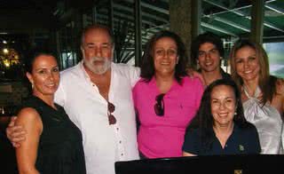 Deborah Gonçalves, Celine Chede, Silvia Neubern e Regina Politi fazem festa para o ator e cantor Gilbert Stein e o filho, piloto Jonathan, avô e tio de Marco, de 1 mês, herdeiro de Izabelle Stein e Maurício Manieri, no SPA Unique Garden, Mairiporã, SP. - ANDRÉ VICENTE, ARISSON MARINHO, CELSO RODRIGUEZ, ERASMO NASCIMENTO, OVALDIA SAADIA, PATRICIA TARTARI, SILAS FONSECA