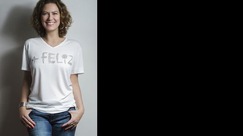 Patrícia Pillar veste a camisa do projeto 'Movimento + Feliz' - Divulgação