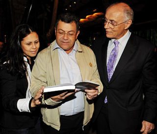 Emidio de Souza faz 51 anos com sua Marcia Abreu e Eduardo Suplicy, em SP. - ADRIANA ELIAS, ALEX RO GéRIO, ANTONIO FREIRE, BRANCA TUNCHEL, CAROLINE DANTAS , CELSO RODRI GUEZ, CLEIBY TREVISAN, FELIPE OLIVEIRA, FRANCISCO VERA, LILICA MATTOS, OVADIA SAADIA E SILAS FONSECA