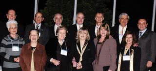 Eduardo de Barros Pimentel, Altamiro Ribeiro Dias, Nahid Chicani, Reinaldo Domingos, Altino Voltolini, Willi Gross e Reinaldo Franco, ao fundo, e Vânia Dias, Yara Cury Chicani, Maria Thereza Pimentel, Loreta Domingos, Maria Helena Floriani Voltolini e - ADRIANA ELIAS, ALEX RO GéRIO, ANTONIO FREIRE, BRANCA TUNCHEL, CAROLINE DANTAS , CELSO RODRI GUEZ, CLEIBY TREVISAN, FELIPE OLIVEIRA, FRANCISCO VERA, LILICA MATTOS, OVADIA SAADIA E SILAS FONSECA