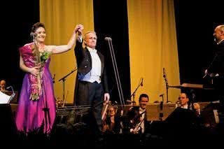 A soprano Ailyn Perez e o tenor José Carreras - CAIO GUIMARÃES, MAURICIO CASSANO E ANDRE VELOZO