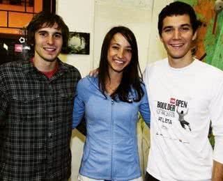 Os atletas Daniel Woods, Courtney Sanders e Cesar Grosso participam do Campeonato Open Boulder 2010, em Curitiba. - CELINA GERMER, CRISTIANO SÉRGIO, EDUARDO ALVES, JOÃO LUÍS, MARCIO BRUNO, NAIDERON JR., NATHAN CARVALHO, PHILIPE NAGÔ, RENACLO STENZOWSKI E TICO FONSECA.