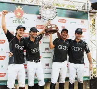 Campeões de polo festejam conquista do aberto - DENIS FRACA LOSSI