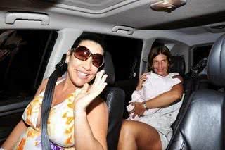 Scheila Carvalho sai da maternidade - Max Haack/AgNews