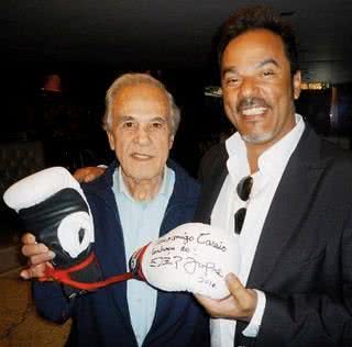 O ex-pugilista Éder Jofre no Ringue Lounge, bar de Cássio Machado, em São Paulo. - ALISSON LOUBACK, ANA CAROLINA LOPES, ANDRÉ SCHIRILÓ, ANDRé VICENTE, BETTO SIQUEIRA, LE BUZATO, LORENZO FABRI, MARINA MALHEIROS, NINA JACOBI E RODRIGO ZORZI