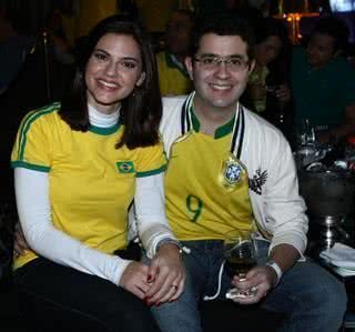 Gabriela Durlo, com os cabelos curtos, e seu marido Eduardo Dias - João Passos / Brasil Foto Press e Samuel Chaves / S4 Photopress