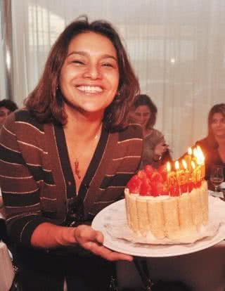 Dira Paes celebra 41 anos no restaurante Domenico, Rio. - ANDRÉ VICENTE, FÁBIO CERATI, FÁBIO MIRANDA/OPÇÃO FOTOGRAFIA, GLAYCON MUNIZ, GUILHERME PARANHOS, JORGE ROSEMBERG, KELLY ABICAIR, PAULO RODRIGUES/DIVULGAÇÃO, REUTERS, REVISTA APPARENZA, STELLA COBRA E URAN RODRIGUES