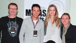 Rogério Bastian, Márcio Pereira, Lila Colzani e Regina Meneguzzo, todos da grife Index Jeans, na 55a Convenção Nacional de Vendas, em Erechim, Rio Grande do Sul. - ADEMIR RODRIGUES, FRED PONTES, KELLY KNEVELS, MARCELLE RIBEIRO, ORLANDO AZEVEDO, RICARDO DIAS, RONNY CAJANGO