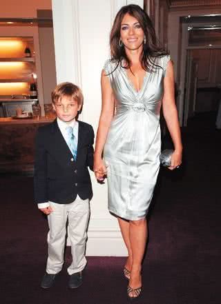 Elizabeth Hurley e seu Damian - CITYFILES