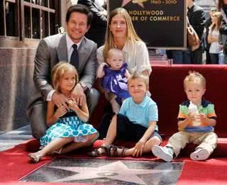 Mark Wahlberg, Rhea Durham, Grace, Ella Rae, Michael, Brendan Joseph - Reuters