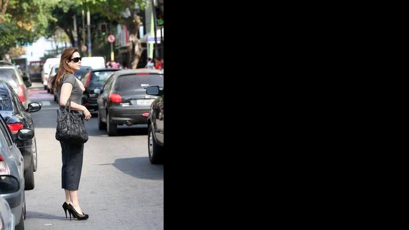 Claudia Raia saindo de uma loja em Ipanema, no Rio de Janeiro - Wallace Barbosa/AgNews