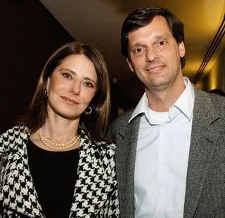 Luciana VillasBoas e André Sturm na entrega do prêmio, no Museu da Língua Portuguesa, em São Paulo. - CLÁUDIO WAKAHARA, GEORGE MAGARAIA/IMAGENS MAGASAC, GLAYCON MUNIZ, MARCELO GERMANO, MÁRCIA ALVES, RICARDO PRADO E SÉRGIO ANDRADE