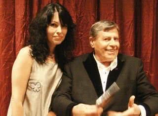 Jerry Lewis, o criador do Teleton, confirma presença da cantora brasileira Patty Ascher no evento em prol da Muscular Dystrophy Association, em L.A. - ANDRÉ VICENTE, DENISE ANDRADE, FABIO THELLES, JANAINA GONÇALVES E REINALDO FEURHUBER