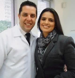 Em SP, Ana Volpe recebe o cirurgião dentista Anderson Bernal na atração da Record. - ANDRÉ VICENTE, DENISE ANDRADE, FABIO THELLES, JANAINA GONÇALVES E REINALDO FEURHUBER