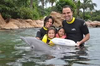 Tadeu Schmidt com a mulher, Ana Cristina, e as filhas, Valentina e Laura - Divulgação