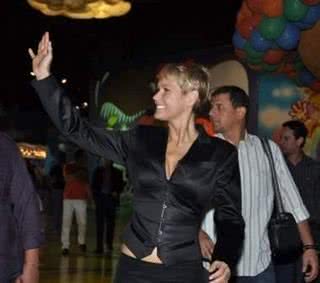 A simpatia da Rainha dos Baixinhos, Xuxa Meneghel - AgNews