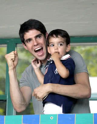 Kaká e Luca durante competição de cavalos em Madri, na Espanha - City Files