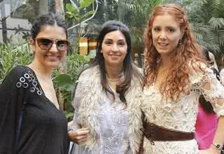 A sempre chique relaçõespúblicas Alice Ferraz e Renata Figueiredo felicitam Vanessa Montoro por seu desfile, no salão de Marcos Proença, SP. - CHARLES NASEH, CLEIBY TREVISAN, EGYDIO ZUANAZZI, GUILBER HIDAKA, HUGO PADILLA, JÚLIO VILELA, LARISSA SECOMANDI, LORENZO FABRI, L.R COMUNICAÇÃO, LUCIANA PRÉZIA E TADEU MAFRA