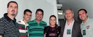 Maria Rita entre Marcelo Barros, Willian Angelo, Wladimir Pereira, Luiz Calmon e Fauze Kambour, todos da Nova Brasil FM, SP. - ANDRÉ VICENTE, DEBORAH VAIDERGORN, MARCO SILY, PATRICIA TARTARI, PEDRO DANTAS, SONIA MELE E THIAGO MONTEIRO