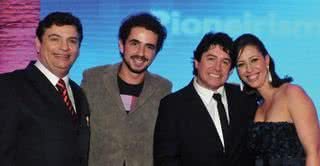 Luiz Andreoli e o filho Felipe Andreoli com o presidente do canal Rede TV+, Carlos Carreiras, com a mulher, Luciana, em Santo André, no ABC Paulista. - ANDRÉ PASSOS, CAIO FARIA, CARLOS PEREIRA, FABIO BRANCO, FERNANDO FRIZONE, GUSTAVO FRONER, JOÃO SAL E MAGDA NASCIMENTO, MARCOS FERREIRA E SAMUEL CHAVES / S4 PHOTOPRESS