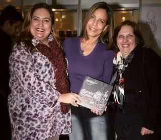 As co-autoras Dyandreia Valverde Portugal, Sheila Aragão e Betty Silberstein, lançam livro em São Paulo. - ADRIANO MACHADO, FABIANO AMARAL, JADER ROCHA, JOÃO PIRES, KATIANE SOMBRA, LEIDIANE BARBOSA, MARCEL TAKESHITA, MARCIO AMARAL, MARINA DEIENO ALTENFELDER, OSÍRIS BERNARDINO, PRISCILA FIEDLER