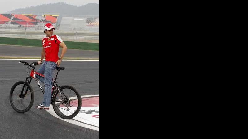 Felipe Massa anda de bike na Coreia do Sul - City Files