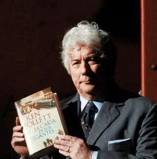 Ken Follett lança a obra La Caida de Los Gigantes, Madri. - ADRIANA SANDOVAL, BRUNO MENDONÇA, CHARLES NASEH, JOÃO MÁRIO NUNES, HELDER MALDONADO, NAIRA MESSA, REUTERS E SYLVIA GOSZTONYI