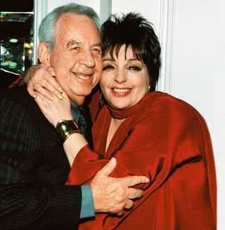 Aos 83 anos, morre nos EUA o ator Tom Bosley, que tinha Liza Minnelli entre os fãs. - ADILSON FÉLIX, CHARLES NASEH, MARINA MALHEIROS, MAURÍCIO ARRUDA, REUTERS, SÉRGIO JERÔNIMO