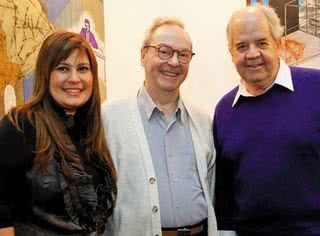 Luiz Paulo Baravelli, homenageado em mostra beneficente, é ladeado por Adriana Rede e Kim Esteve, no evento da escola norteamericana Chapel School - Escola Maria Imaculada, na Chácara Flora, em São Paulo. - EVERTON ROSA, FABIO ZANZERI, MARCELO MAGNANI, MARTA SANTOS, PAULO ROBERTO FRANCISCO, ROMUALDO MARQUES, SIMONE LINS E VANESSA ALVAIZ