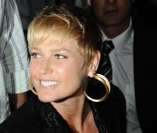 Xuxa prestigia Hebe Camargo - AgNews