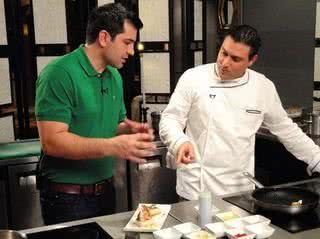 Edu Guedes prepara com o chef português Paulo Pinto um jantar a quatro mãos para a atração da Record Hoje em Dia, em Cascais, Portugal. - ANDRÉ VICENTE, CASSIANO DE SOUZA/CBS IMAGENS, FRANCISCO VERA, JULIANA CENSI, JULIANA FRANCO, KARINE BASILIO, LUIS BENEDITO, MARINA DEIENO ALTENFELDER, PAULO GOMES E PITI REALI