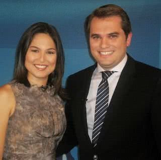 Lucy Onodera fala a Rodrigo Barros no programa da TV Gazeta, em São Paulo. - BRUNO MENDONÇA, CAPÍTULO HUM ASSESSORIA, CAROLINA BRUNETTO, FÁBIO ANDRADE, FABIO LAUB, FABIO NUNES, FERNANDO MUCCI, GETTY IMAGES, KELLY ABICAIR, MÁRCIA STIVAL E MARINA DEIENO ALTENFELDER