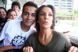 Ivete Sangalo brinca com fotógrafo - AgNews