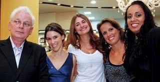 Fulvio Fuzari recebe Sarah Oliveira, Priscila Borgonovi, Katiuscia Wagner e Michelle Souza na inauguração de sua Perfumaria Fragrance, em São Paulo. - CAMILA FRAGA, CUSTÓDIO DIAS JR., FRÂNCIO DE HOLANDA, MARIO BOCK, ROBERTA YOSHIDA, REUTERS, RODRIGO ZORZI E TATIANA FERRO