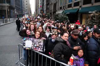 Fila de Fãs do Justin Bieber - CityFiles