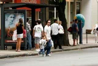 Wagner Moura e o filho Bem - AgNews