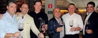 Rogério D'Avilla, Angelo Ruzzi, Israel Ourique, Marcello Zaccagnini, Alberto Porto Alegre e Amaro Dornelles no lançamento do vinho Montepulciano D'Abruzzo Kasaura, em São Paulo. - ANA BEATRIZ CHACUR, CAIO GUIMARÃES, CAROLINA KRIEGER, CELINA GERMER, JESSICA FERREIRA, JULIANA LOPES, LEANDRO LOURENÇO, LORENZO FABRI, MARIO FINOCCHIARO, PATRICIA TARTARI, PRODUTORA 7 E SILVIA PERLOV.