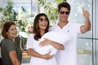 Juliana Paes, Pedro e Carlos Eduardo Baptista - Roberto Filho/AgNews