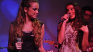 Lua Blanco e Ana Terra no show da banda Lágrima Flor - Popó Gonçalves