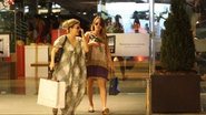 Grávida, Juliana Silveira faz compras com a empresária Márcia Marbá - Delson Silva / AgNews