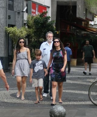 Patrícia Poeta passeia com a família no Leblon - Fausto Candelaria / AgNews